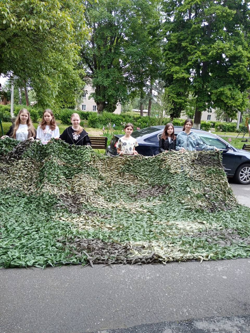 Из Урупского района КЧР в зону СВО направили партию маскировочных сетей