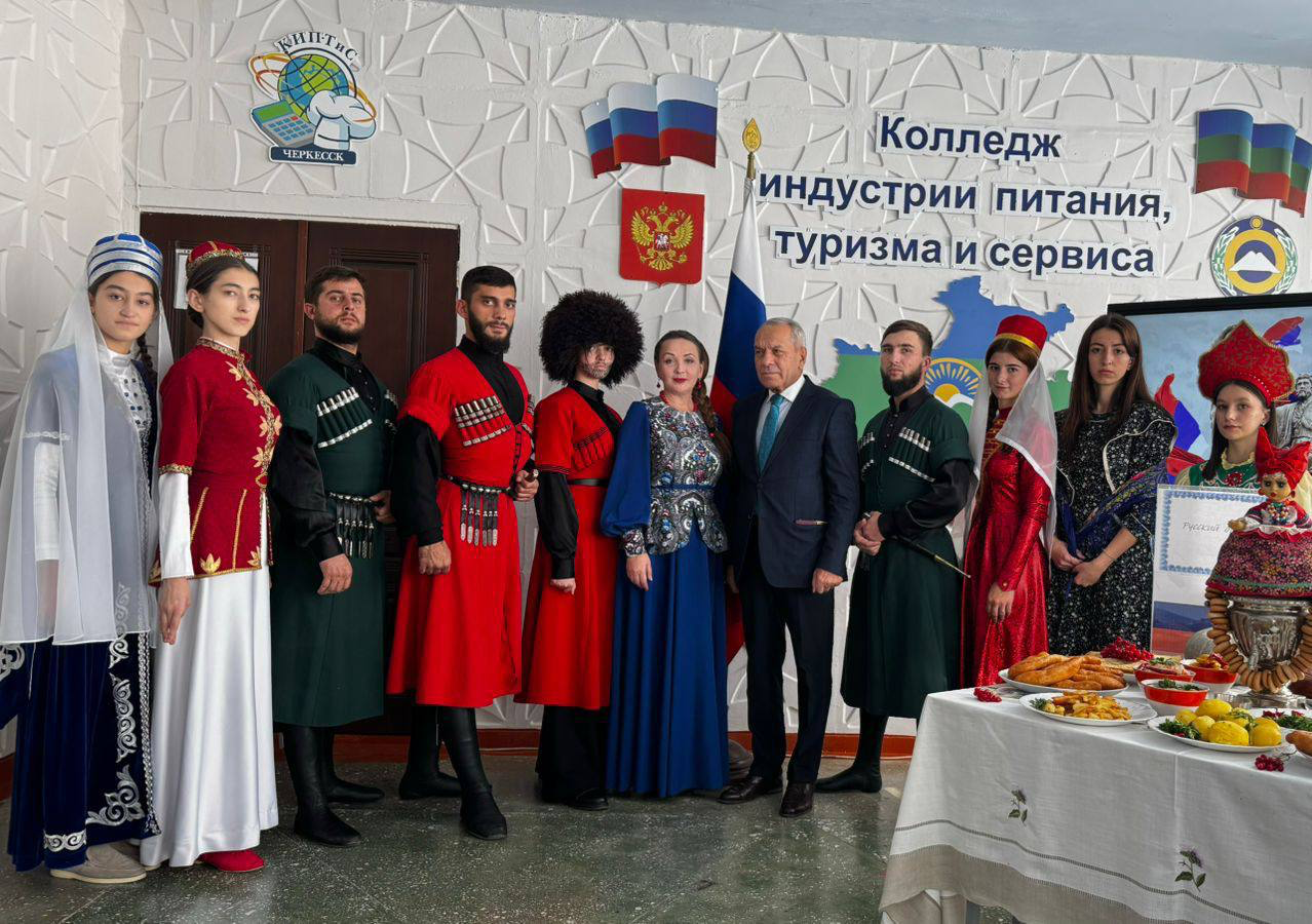 В Черкесске состоялся фестиваль национальных культур «Мы — Россия»