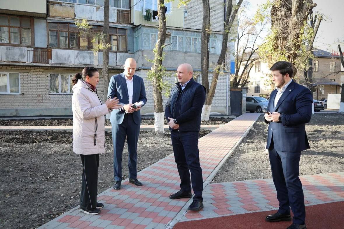 В Черкесске завершено благоустройство дворов у 11 многоквартирных домов