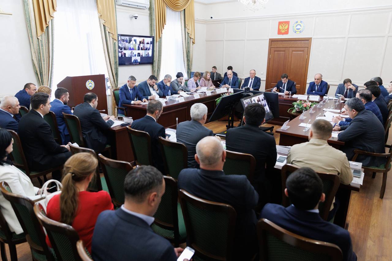 Правительство КЧР обсудило ход региональных проектов и исполнение поручений Главы республики