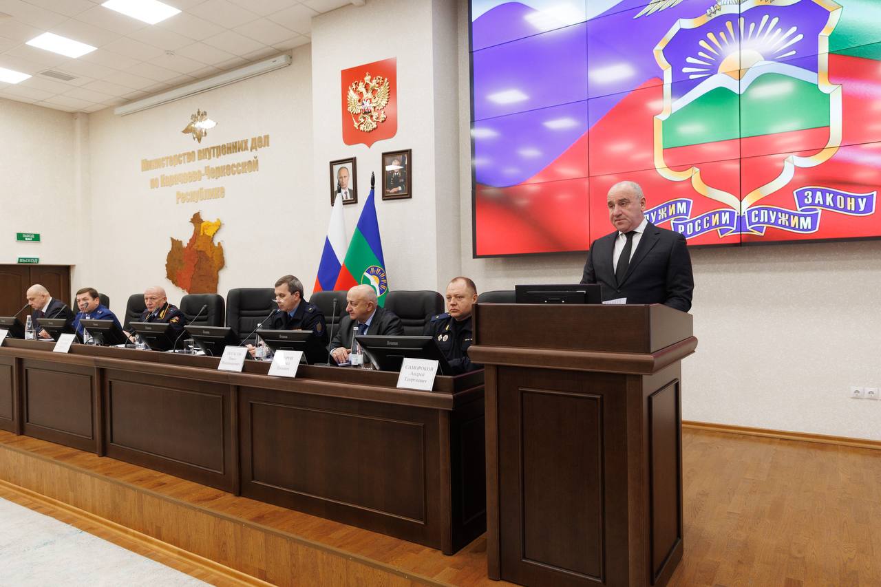 Глава КЧР Рашид Темрезов принял участие в итоговой коллегии МВД по республике