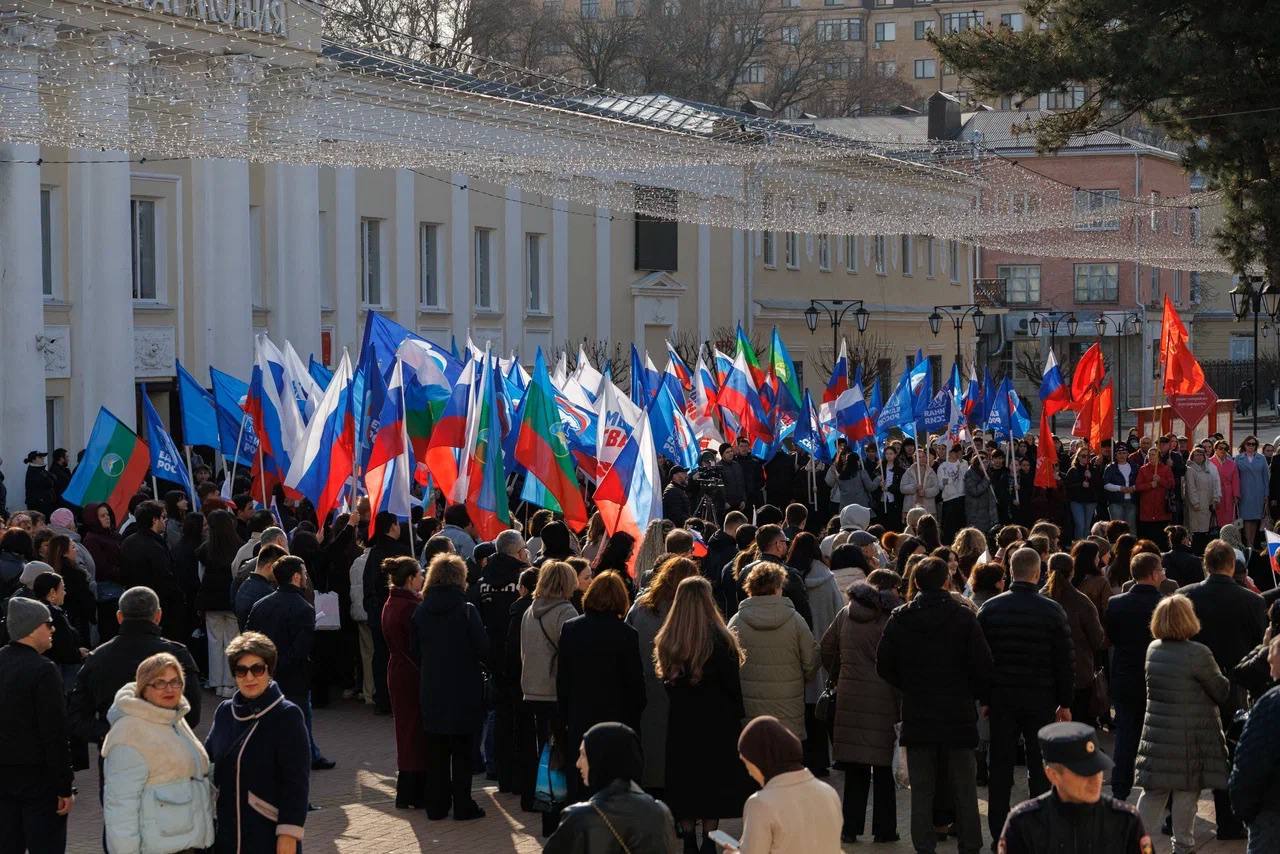 В Черкесске прошел концерт, посвященный 12-й годовщине воссоединения Крыма с Россией