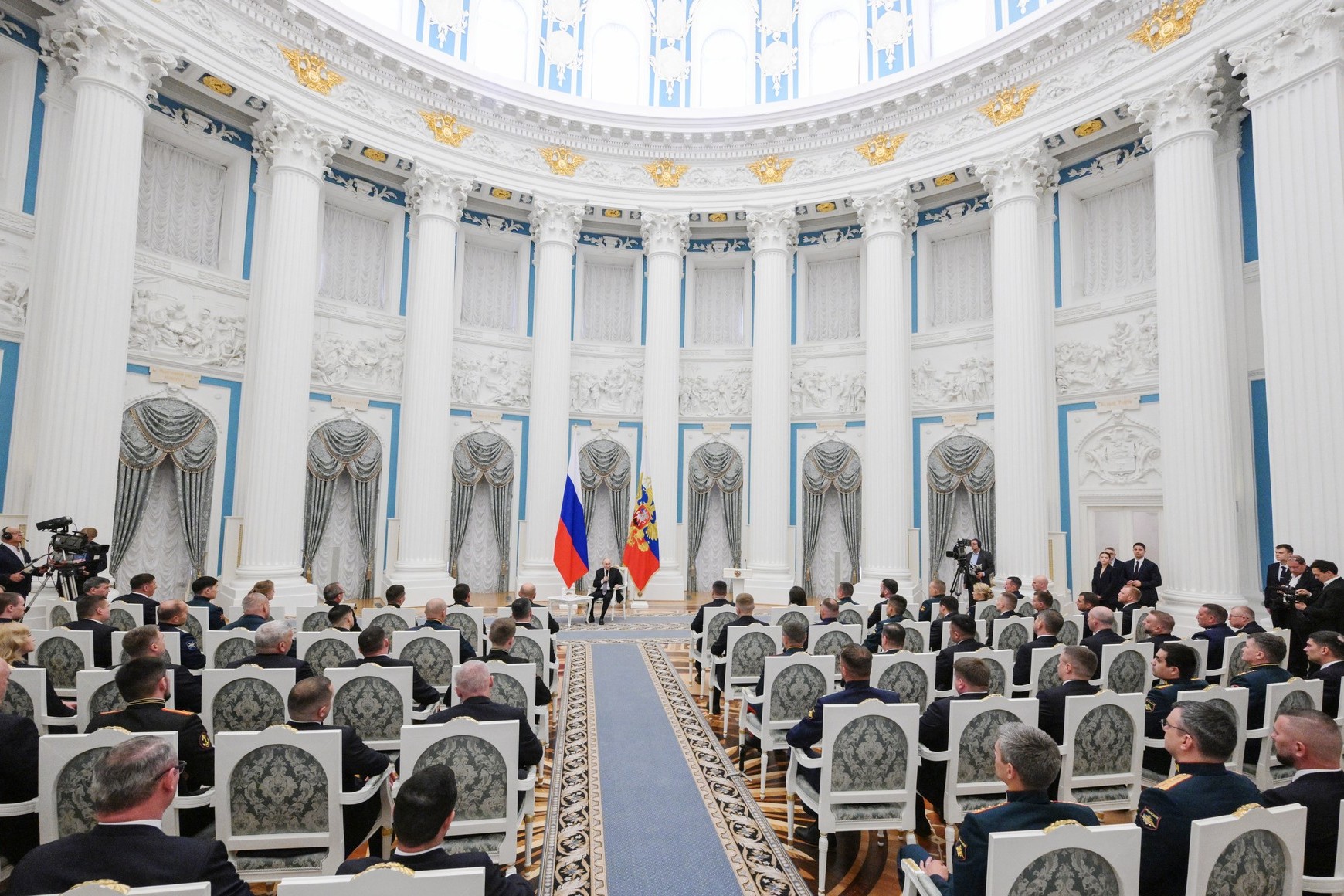 Владимир Путин заявил, что удар ВСУ по общежитию в Старобельске прошёл в три волны и не был случайным