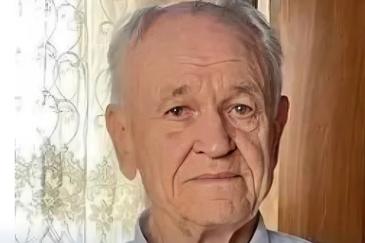 Рашид Темрезов поздравил с 90-летним юбилеем жителя блокадного Ленинграда Николая Захарова