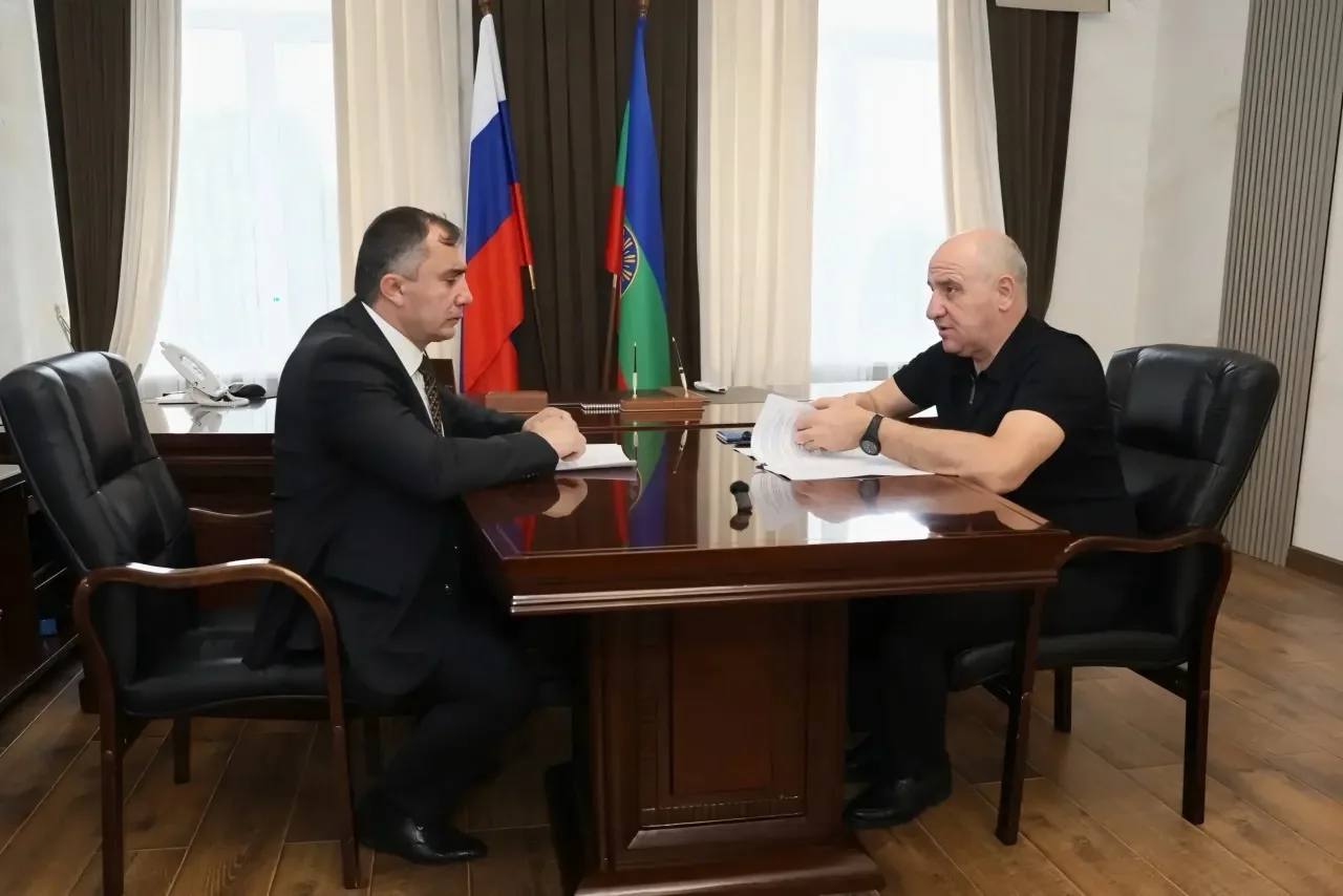 Рашид Темрезов обсудил развитие Карачаевска, Теберды и Домбая